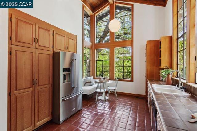 357 El Toyonal, Orinda CA: https://media.crmls.org/mediaz/3cabb325-cbee-4339-8bd2-1d62b6e0acb8.jpg