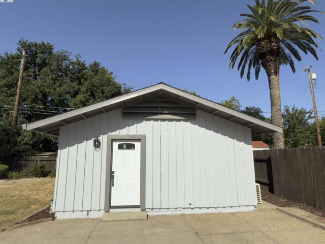 2809 Avalon Dr, Sacramento CA: https://media.crmls.org/mediaz/3cac674a-3815-4eb6-8152-853524b808a1.jpg