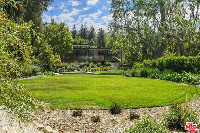 6254 Busch Drive, Malibu CA: https://media.crmls.org/mediaz/3cace09b-25e6-43d7-833e-56f6a4f1e6c7.jpg