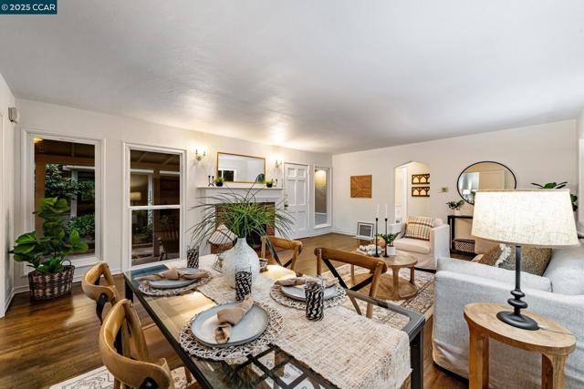 5810 Estates Dr, Oakland CA: https://media.crmls.org/mediaz/3cad5e5f-0f2c-4dbd-9cf8-488cee52d6a5.jpg