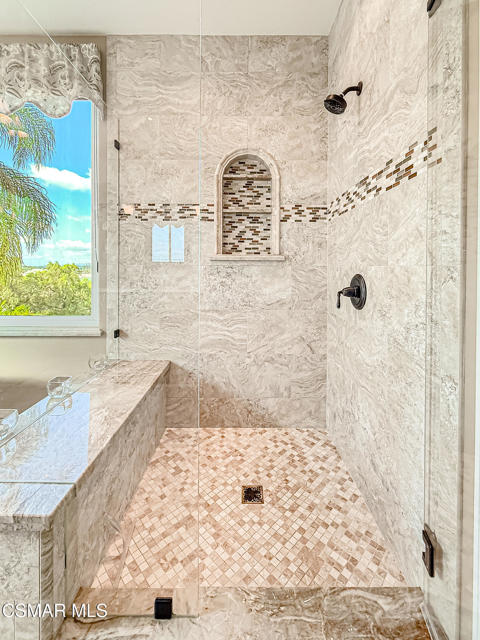 11535 Northdale Drive, Moorpark CA: https://media.crmls.org/mediaz/3cad5f95-e0e3-41b4-aaa0-9690dae4e8d0.jpg