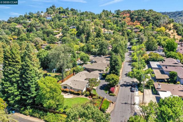 2032 Vanderslice Ave, Walnut Creek CA: https://media.crmls.org/mediaz/3cadccdb-1ed8-4f0f-b149-99811fe255a4.jpg