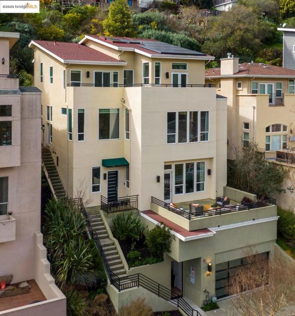 205 Sheridan RD, Oakland CA: https://media.crmls.org/mediaz/3cae55e9-76cd-4a14-a670-f5dfdb473366.jpg