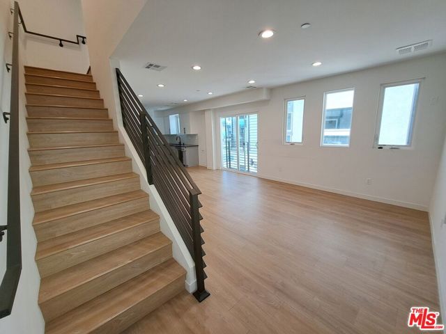  Commercial for Sale in Los Angeles, California