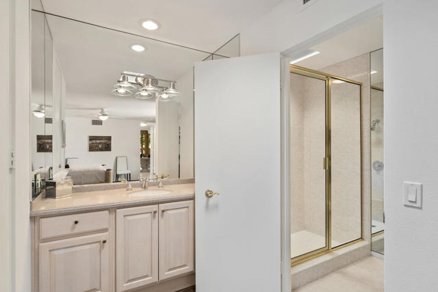 76895 Lark Drive, Indian Wells CA: https://media.crmls.org/mediaz/3cafab8b-34c9-4378-8731-637547f34049.jpg