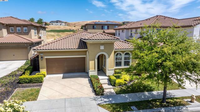 2715 Palatino Ct, Dublin CA: https://media.crmls.org/mediaz/3cb06a1a-e813-4db3-9149-aba8d684d143.jpg