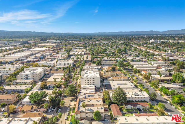 14805 Erwin Street, Van Nuys CA: https://media.crmls.org/mediaz/3cb0b2b4-f194-462c-8d83-79eb8db8124d.jpg