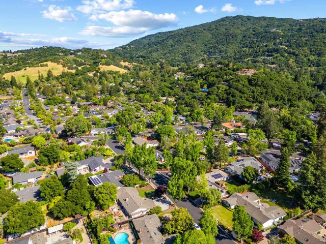 140 Stonybrook Road, Los Gatos CA: https://media.crmls.org/mediaz/3cb1061a-217c-4596-a26e-413fa0938e73.jpg