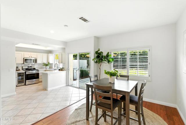 1117 Pan Court, Thousand Oaks CA: https://media.crmls.org/mediaz/3cb133c2-e806-4e79-862e-164de28e0733.jpg