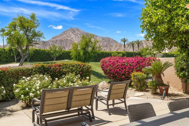 48205 Via Solana, La Quinta CA: https://media.crmls.org/mediaz/3cb1e40d-4dbd-4a6c-acc9-ae14b33ee6d2.jpg