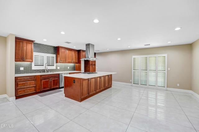 10530 Rubio Avenue, Granada Hills CA: https://media.crmls.org/mediaz/3cb22012-bb1d-4b33-8a8c-e2fa5a17b7eb.jpg
