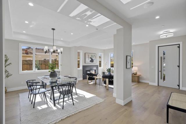 1303 American Way, Menlo Park CA: https://media.crmls.org/mediaz/3cb27742-5f4d-41c7-96aa-e931aa7d115f.jpg