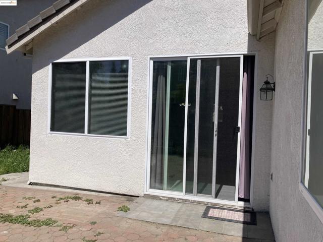 10448 almanor circle, Stockton CA: https://media.crmls.org/mediaz/3cb2a5f9-2ae9-4476-bf78-eee2694ae817.jpg