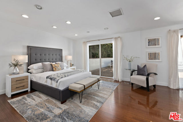 4745 Caritina Drive, Tarzana CA: https://media.crmls.org/mediaz/3cb30ed0-ee93-4cce-ab30-eb69b2d38437.jpg