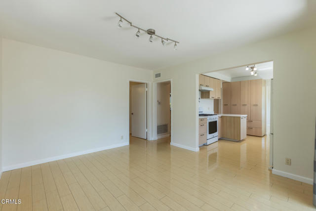 Detail Gallery Image 18 of 40 For 1932 Hilldale Dr, La Canada Flintridge,  CA 91011 - 4 Beds | 2/1 Baths