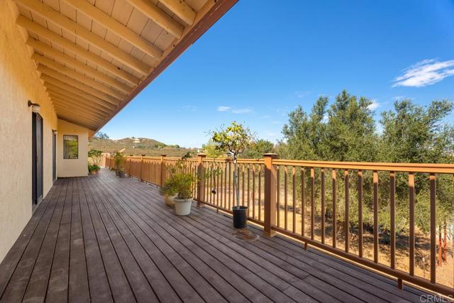 25082 Four Corners Road, Ramona CA: https://media.crmls.org/mediaz/3cb3807a-8872-4f6b-a621-cb503be4329a.jpg