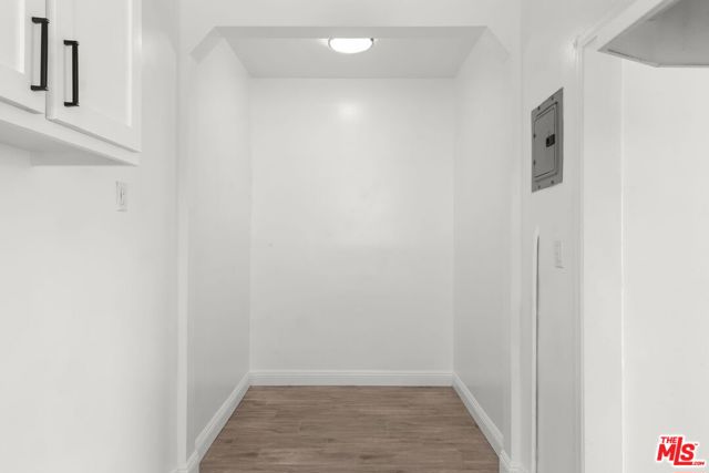 225 W Adams Boulevard, Los Angeles CA: https://media.crmls.org/mediaz/3cb3a51e-48f4-4a7d-9729-27ac8df07787.jpg