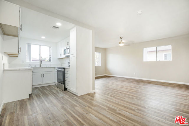 1102 W Calle Del Sol, Azusa CA: https://media.crmls.org/mediaz/3cb3d85b-3790-4cfd-85e0-6216bb7345ab.jpg