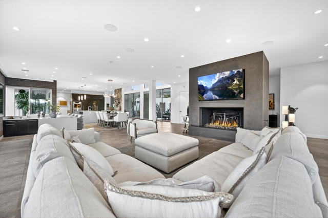 49120 Sunrose Lane, Palm Desert CA: https://media.crmls.org/mediaz/3cb3ef4b-6f5b-4043-9759-4a06808048d3.jpg