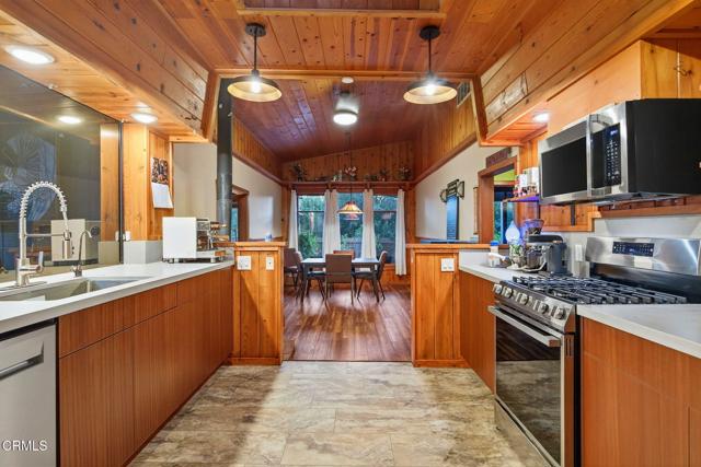 Detail Gallery Image 16 of 52 For 12752 Sisar Rd, Ojai,  CA 93023 - 2 Beds | 1 Baths