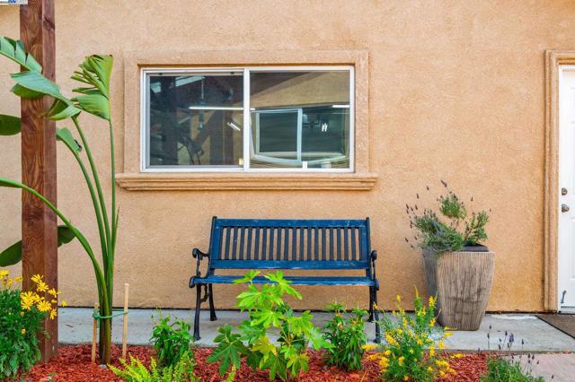 38243 Manzanita St, Newark CA: https://media.crmls.org/mediaz/3cb44b0a-7f0e-4209-bbdc-e584263bcf9e.jpg