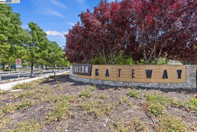 4023 Clare St, Dublin CA: https://media.crmls.org/mediaz/3cb494b4-d7b5-4347-babe-4b3b08ec5c83.jpg