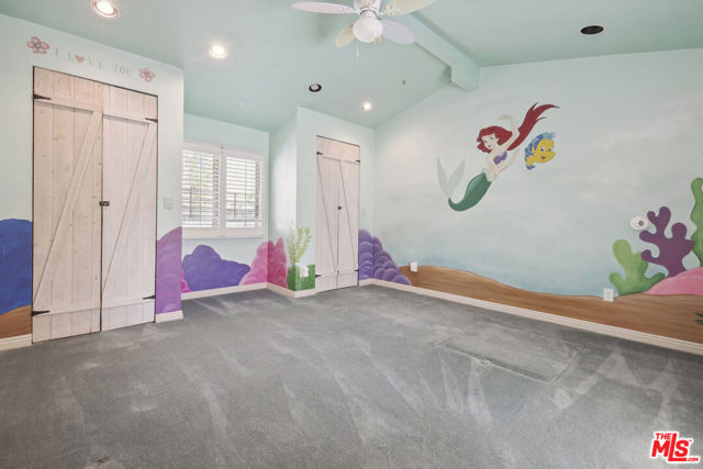 5527 Columbus Avenue, Sherman Oaks CA: https://media.crmls.org/mediaz/3cb496f5-64e0-44a1-addd-dc8515c78913.jpg