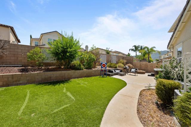 32113 Sycamore Ct, Temecula CA: https://media.crmls.org/mediaz/3cb4fed6-a175-4fa9-a931-3bba6b19c446.jpg