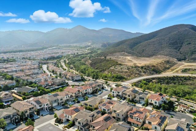 232 Reserve Court, San Marcos CA: https://media.crmls.org/mediaz/3cb66154-0db4-4bd0-91c6-031cfade5b93.jpg