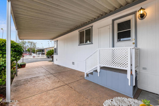 1215 Anchors Way Drive, Ventura CA: https://media.crmls.org/mediaz/3cb679ad-795f-46a1-855d-db50ef4d4c82.jpg
