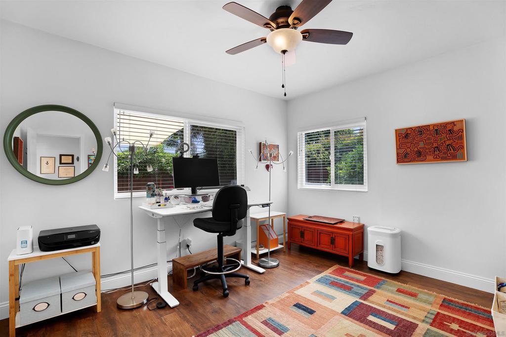 MLS #250035692SD img 19