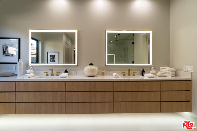 286 Quadro Vecchio Drive, Pacific Palisades CA: https://media.crmls.org/mediaz/3cb71286-c1ac-4202-af88-bd27afdd274e.jpg