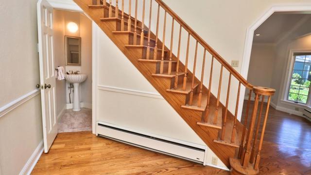 200 Iris Way, Palo Alto CA: https://media.crmls.org/mediaz/3cb8234f-c476-4245-a62b-3b5fc8c18c40.jpg