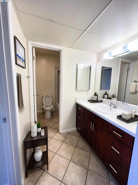 Image 8 of 16 For 470 Civic Dr  207