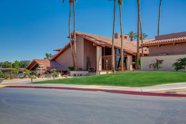 77 Majorca Drive, Rancho Mirage CA: https://media.crmls.org/mediaz/3cb90bb9-87d6-4839-857c-a384b6e60b01.jpg