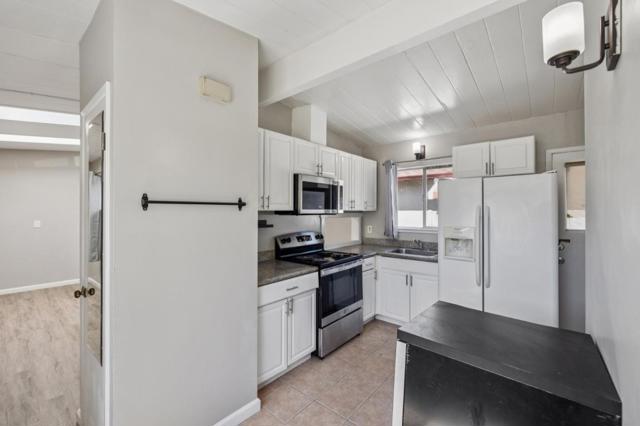 3271 Alma Street, Palo Alto CA: https://media.crmls.org/mediaz/3cb95203-3d4c-4cad-9919-6b10a2efdaa8.jpg
