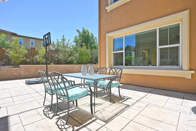 3009 Drysdale St, Danville CA: https://media.crmls.org/mediaz/3cb967fc-6ff7-4dac-ba16-380f04674b4b.jpg