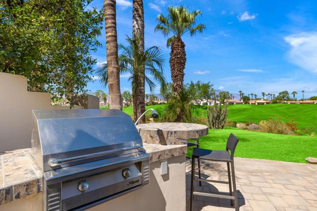 639 Mesa Grande Drive, Palm Desert CA: https://media.crmls.org/mediaz/3cb9c925-cff4-4b38-a94e-d11fa25d7448.jpg