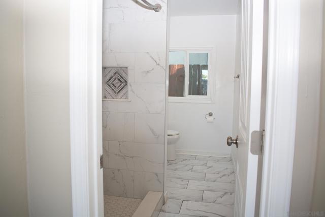 4092 Winona Ave, San Diego CA: https://media.crmls.org/mediaz/3cb9e320-76ff-48a6-a3d4-e553f2ab42fb.jpg