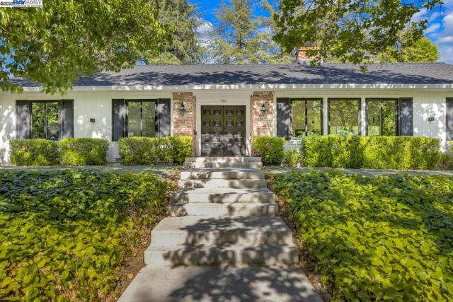560 Old Orchard Drive, Danville CA: https://media.crmls.org/mediaz/3cb9e3bb-95ab-49f4-ba10-e530e3af217d.jpg