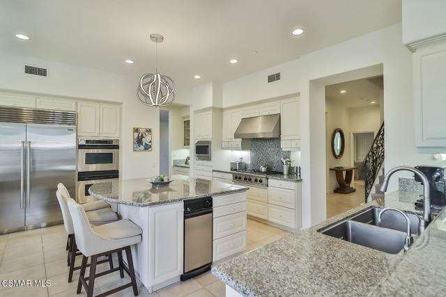 2589 Featherwood Street, Westlake Village CA: https://media.crmls.org/mediaz/3cb9f87d-2aa8-4bc3-b3bd-0950ed57d99b.jpg