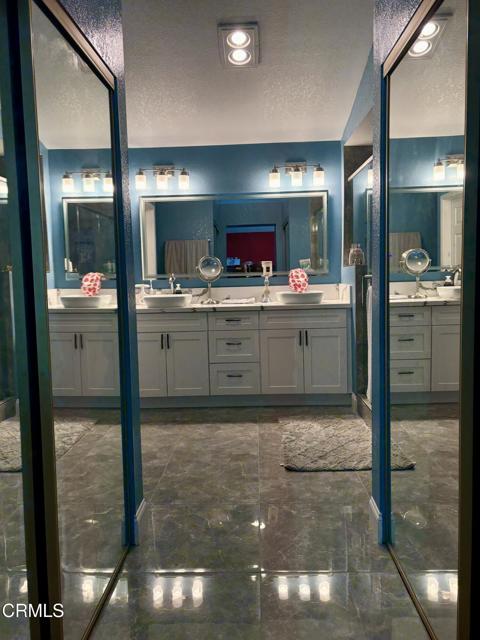 Detail Gallery Image 17 of 28 For 1940 Kensington Ln, Oxnard,  CA 93030 - 4 Beds | 4 Baths