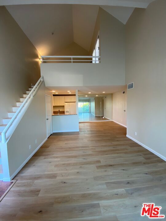 435 E Tamarack Avenue, Inglewood CA: https://media.crmls.org/mediaz/3cbb174d-681b-489e-9755-ccd6608c332d.jpg