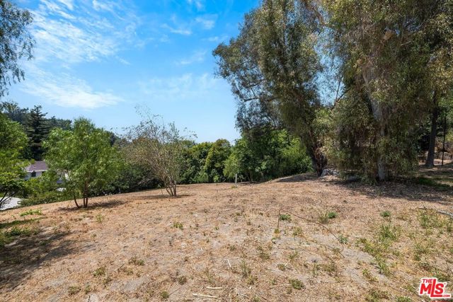 3734 Longridge Avenue, Sherman Oaks CA: https://media.crmls.org/mediaz/3cbb2123-4c4b-4ad2-94fd-54b0222a832f.jpg