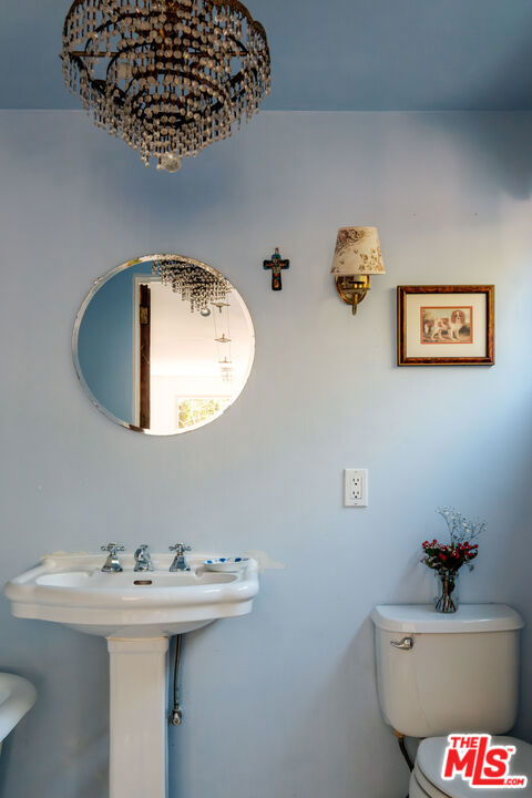 21316 Encina Road, Topanga CA: https://media.crmls.org/mediaz/3cbb7b81-685a-4717-8cdb-dc6d13d09e6f.jpg