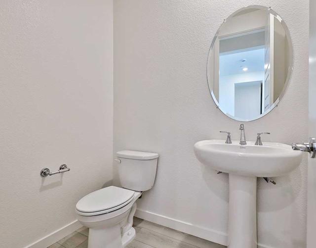 5712 Lake Club Drive, Fairfield CA: https://media.crmls.org/mediaz/3cbb9338-b05c-4cca-8bda-c7ec2bcaa716.jpg