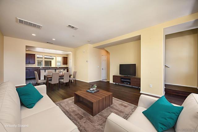 1110 Calabria St, Santee CA: https://media.crmls.org/mediaz/3cbbf49c-44b4-4a6e-9178-a7a8bd4d13ef.jpg
