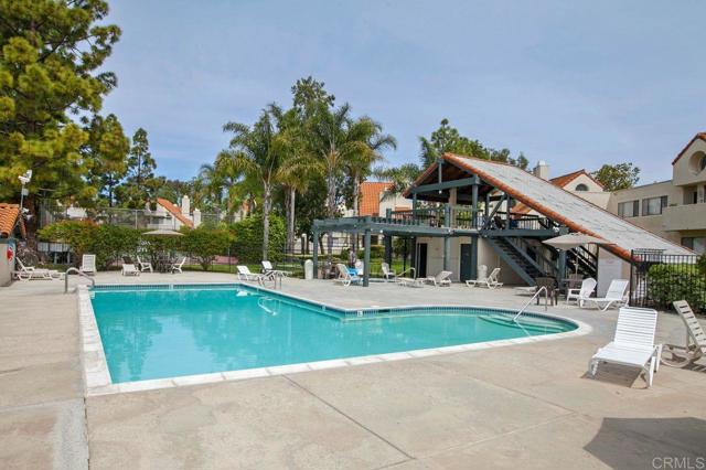 Detail Gallery Image 2 of 42 For 333 Melrose Dr. #F,  Vista,  CA 92083 - 1 Beds | 1 Baths