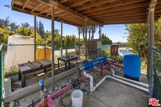 1048 E La Loma Avenue, Somis CA: https://media.crmls.org/mediaz/3cbc35b1-4042-487d-a168-49cf4b3b140e.jpg