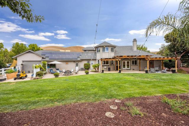 7000 Diablo Hills Road, Tres Pinos CA: https://media.crmls.org/mediaz/3cbc82a4-b408-4383-ab06-83b696eb76c1.jpg